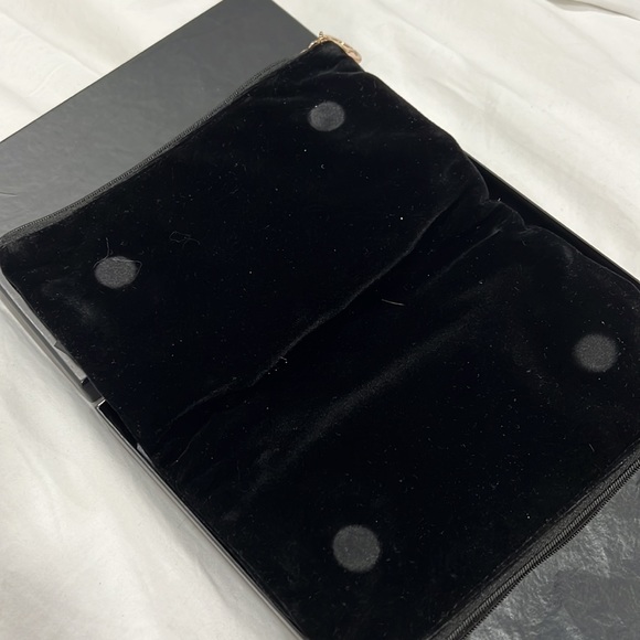 GIORGIO ARMANI small black velvet double sided make-up bag NWT - Picture 5 of 5